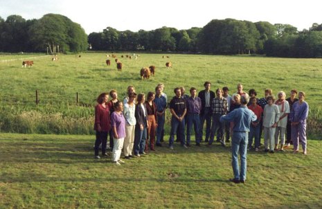 Zingen in het weiland